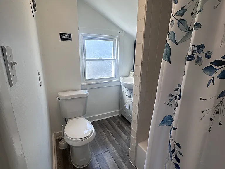 1822 W 57th St — Photo 17