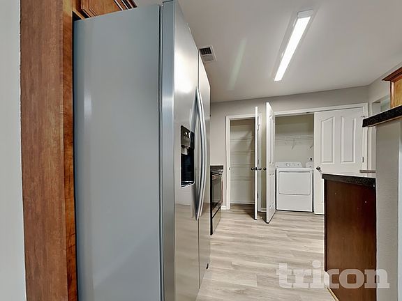 5th image of 6884 White Walnut Way