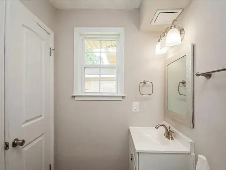 1105 Warren Dr — Photo 12
