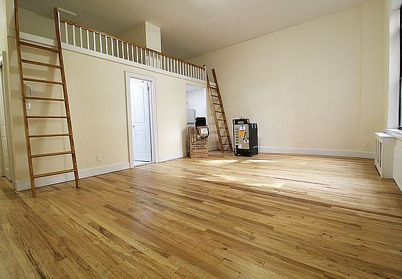 2nd image of 323 W 75th St #1BB