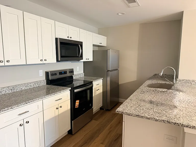 701 Lake Harriette Dr #724 — Photo 8