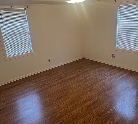 2nd image of 407 Marshall St