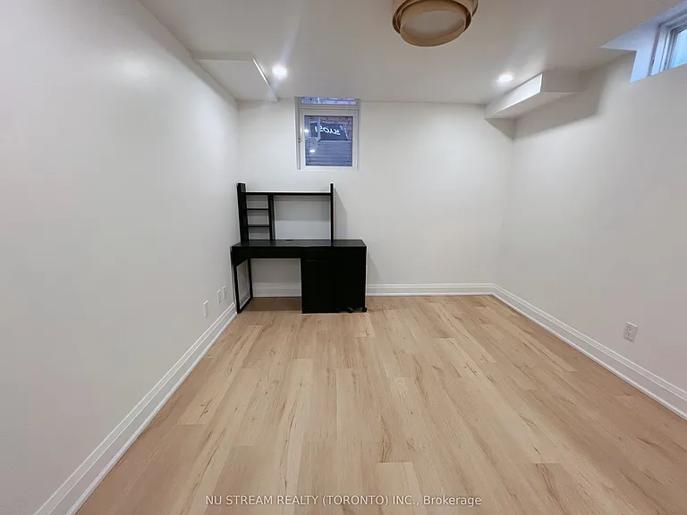 38 Whitford Rd #BASEMENT — Photo 5