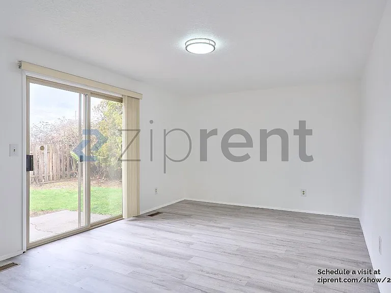 4547 NW Tumalo Ct — Photo 9