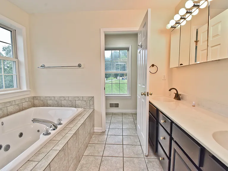 602 Fish Hill Rd — Photo 7