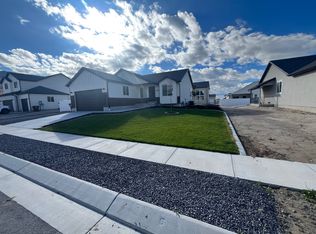 2396 E Boxwood Ln #2, Eagle Mountain, UT 84005