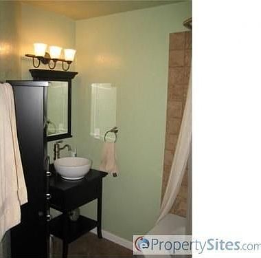 4th image of 6141 Crawford St