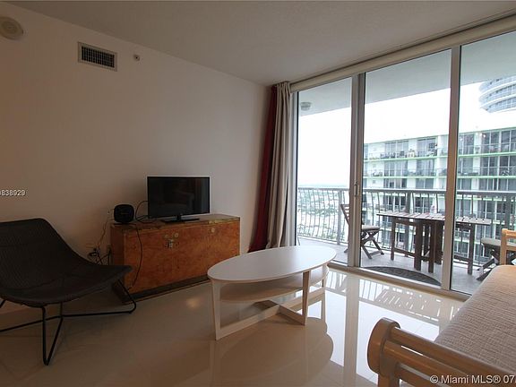 3rd image of 1750 N Bayshore Dr APT 3509