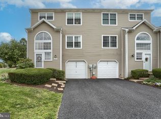6207 Spring Knoll Dr, Harrisburg, PA 17111