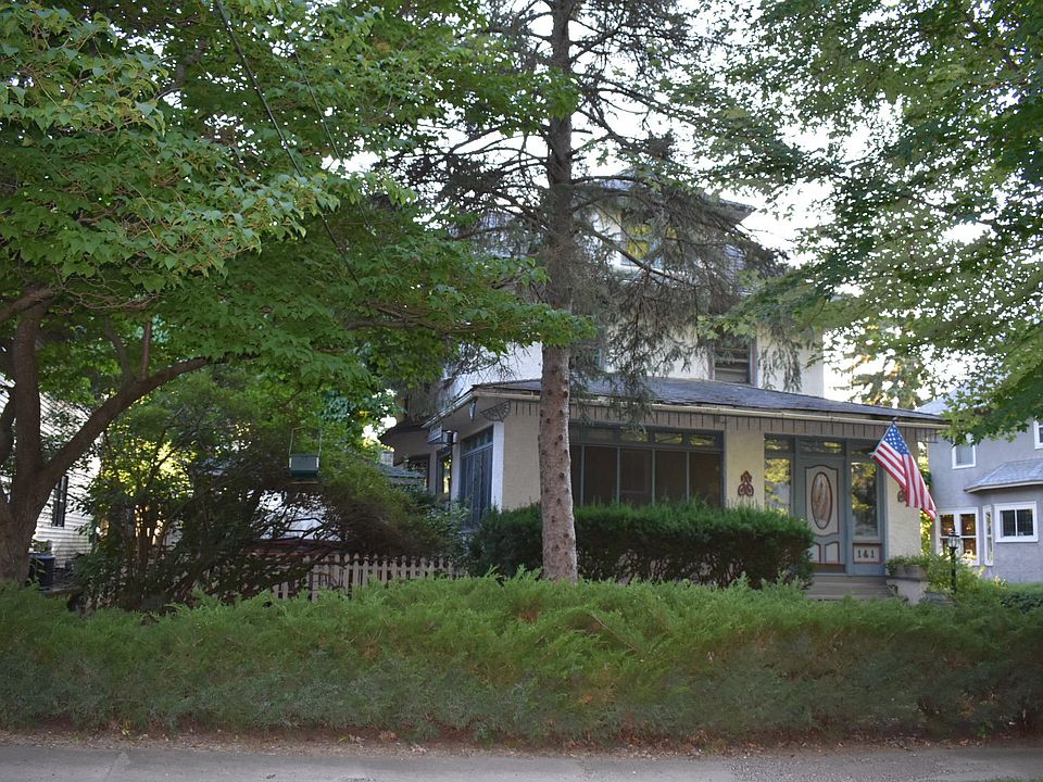 In Ellwood Historic Area