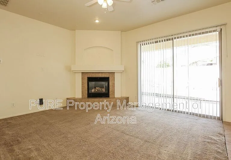 8752 W Frier Dr — Photo 4