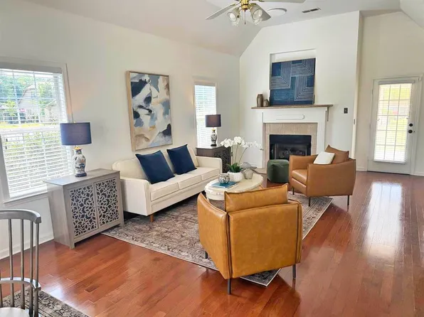 5524 Fountain Bay Dr, Memphis, TN 38120