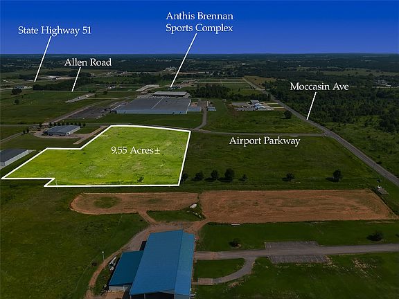 4th image of 1100 Airport Pkwy