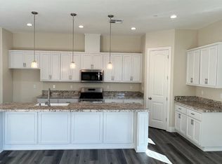1033 Meadowlands Dr, Oakdale, CA 95361
