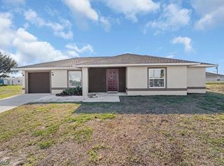 9016 Meadow Cir, Labelle, FL 33935