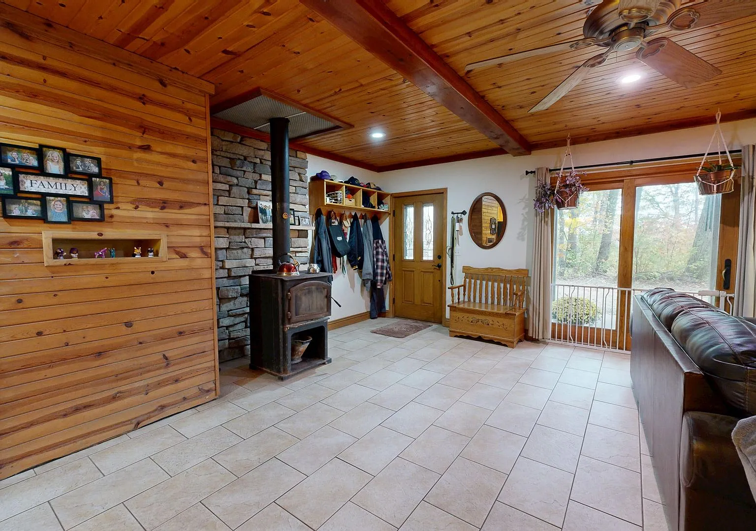 Fully Furnished 1 Bedroom Country Rental in Westby, WI — Photo 4