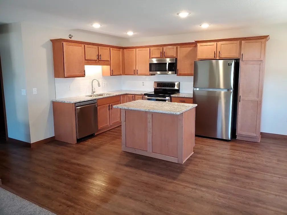 3220 Gateway - Unit G — Photo 3