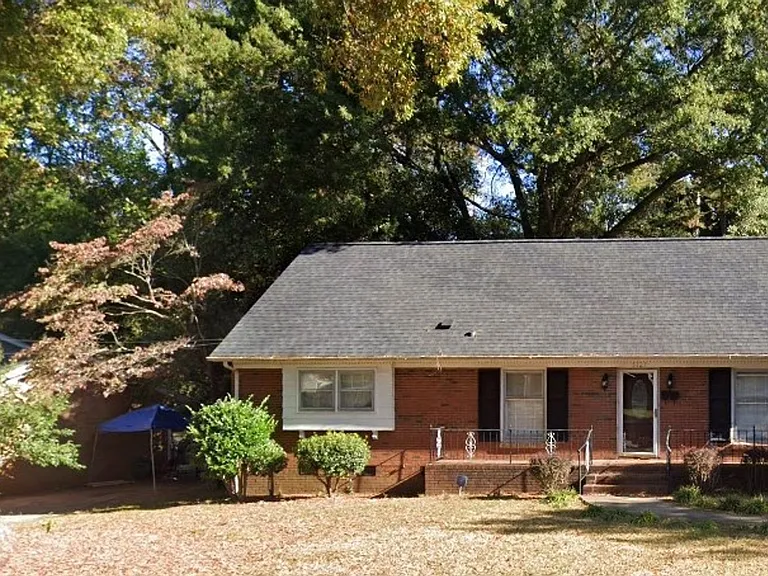 5727 Ruth Dr — Photo 2