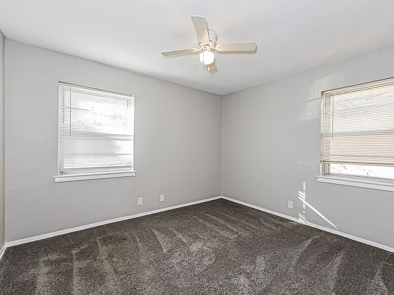 2814 Sequoia Ln — Photo 12