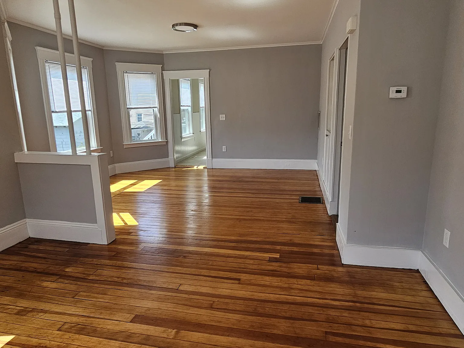 3 bed, 1200 sqft, $2,900 — Photo 2