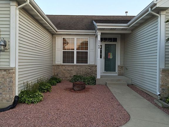 Fr Entry w/ Bubbling Boulder