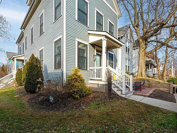 2nd image of 530 W 2nd Ave