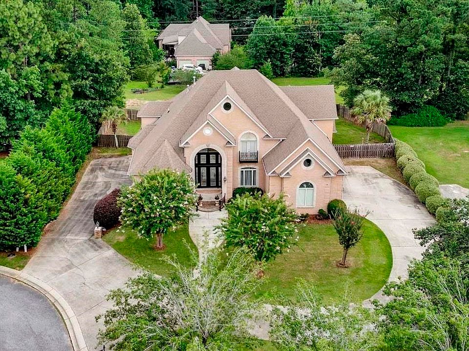 1st image of 205 Woodbridge Trl