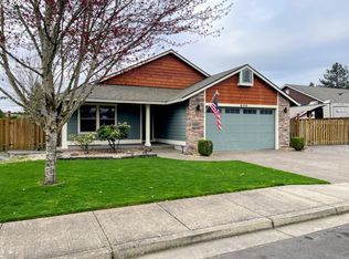 606 E Johnson St, Carlton, OR