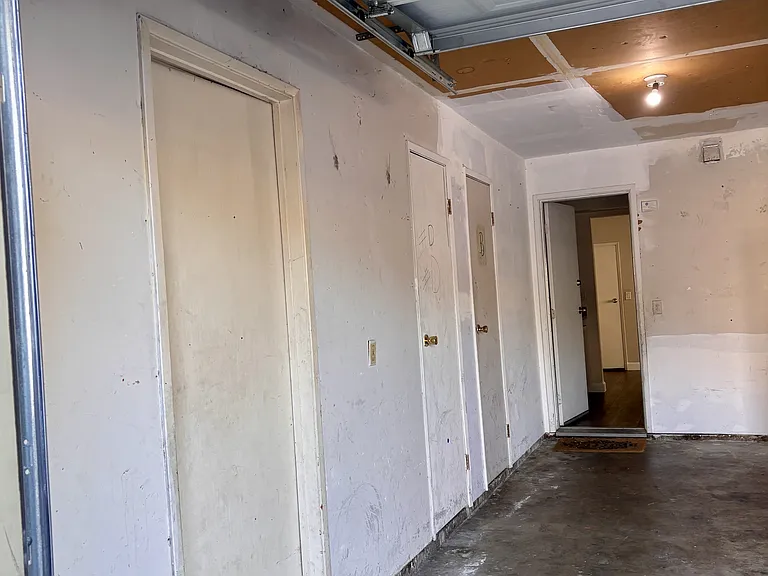 1055 Mohr Ln #B — Photo 18