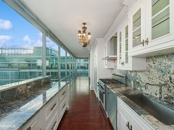 4th image of 9715 Woods Dr Unit 1902