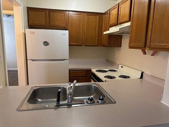 5th image of 1607 Alexandria Dr #E