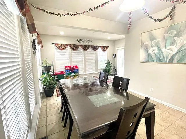674 Empire Dr — Photo 12