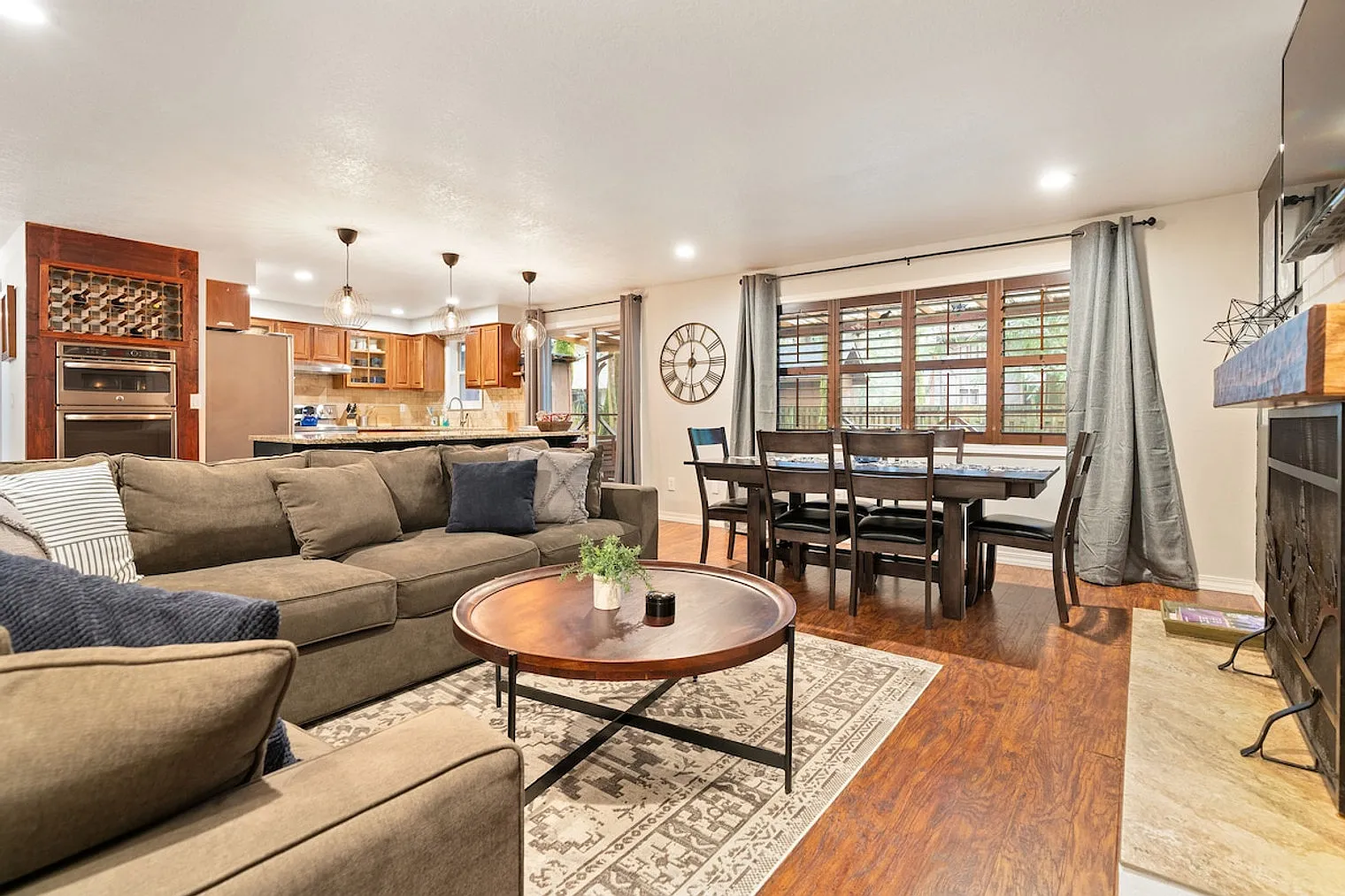3 bed, 2.0 bath, 1991 sqft, $5,897 — Photo 1