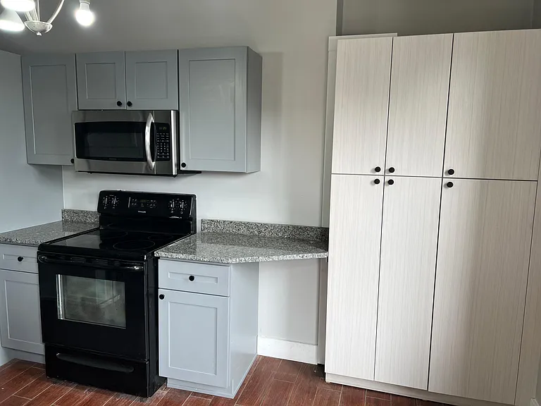 319 N Beatty St #5 — Photo 9