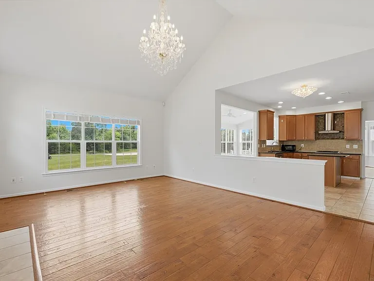 20242 Hidden Creek Ct — Photo 18