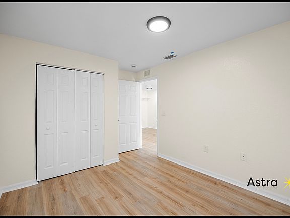 5th image of 966 22nd Ave S #109