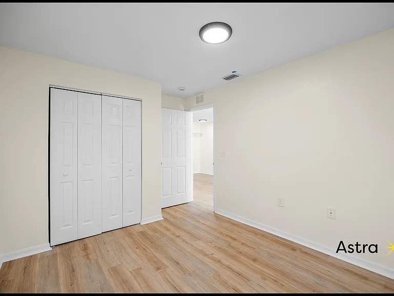 966 22nd Ave S #109 — Photo 5