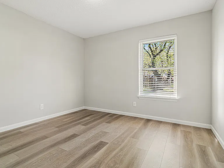 219 Running Brook Ln — Photo 10
