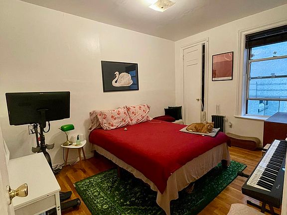 2nd image of 3052 34th St APT 4D
