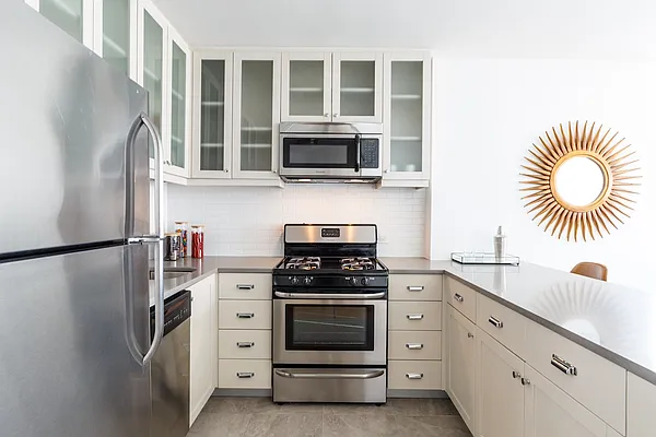 Rented by Greystar | media 1