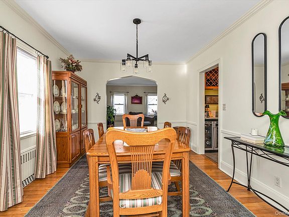 5th image of 36-13 Clearview Expressway