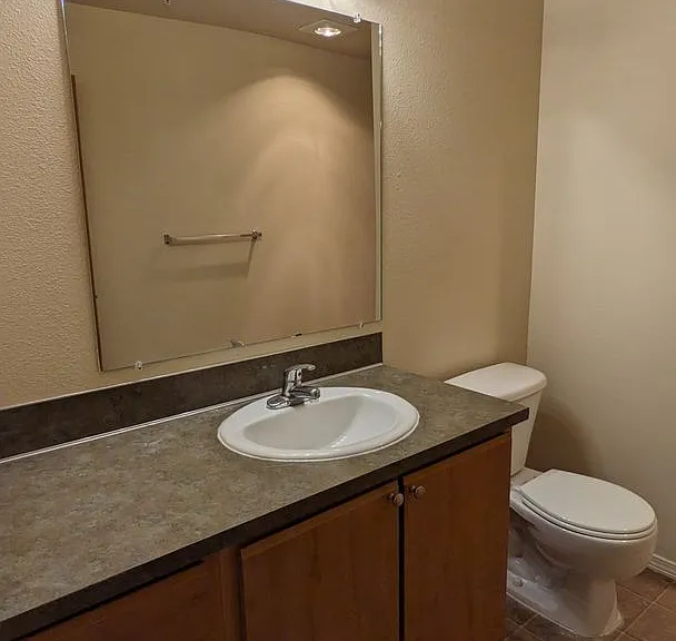 Wellesley Park Apartments — Photo 13