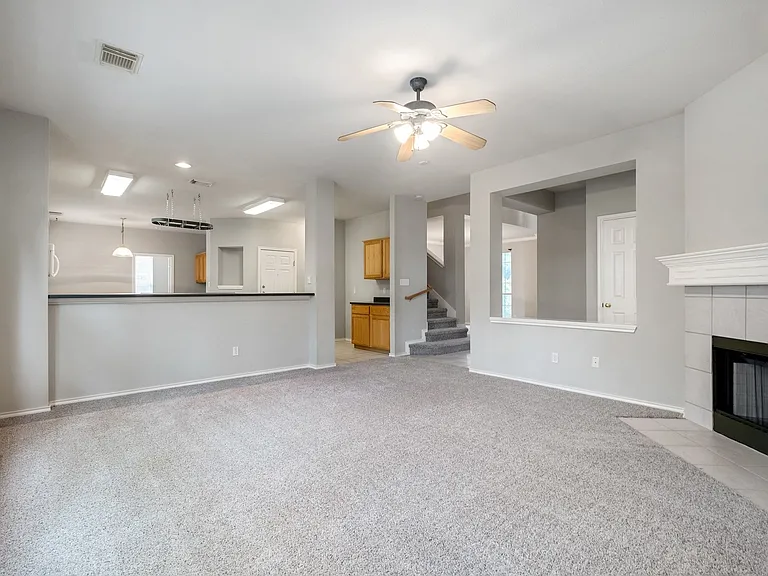 4229 Kingsburg Dr — Photo 9
