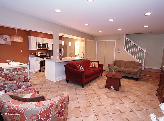 5th image of 411 Tyler Ct #0