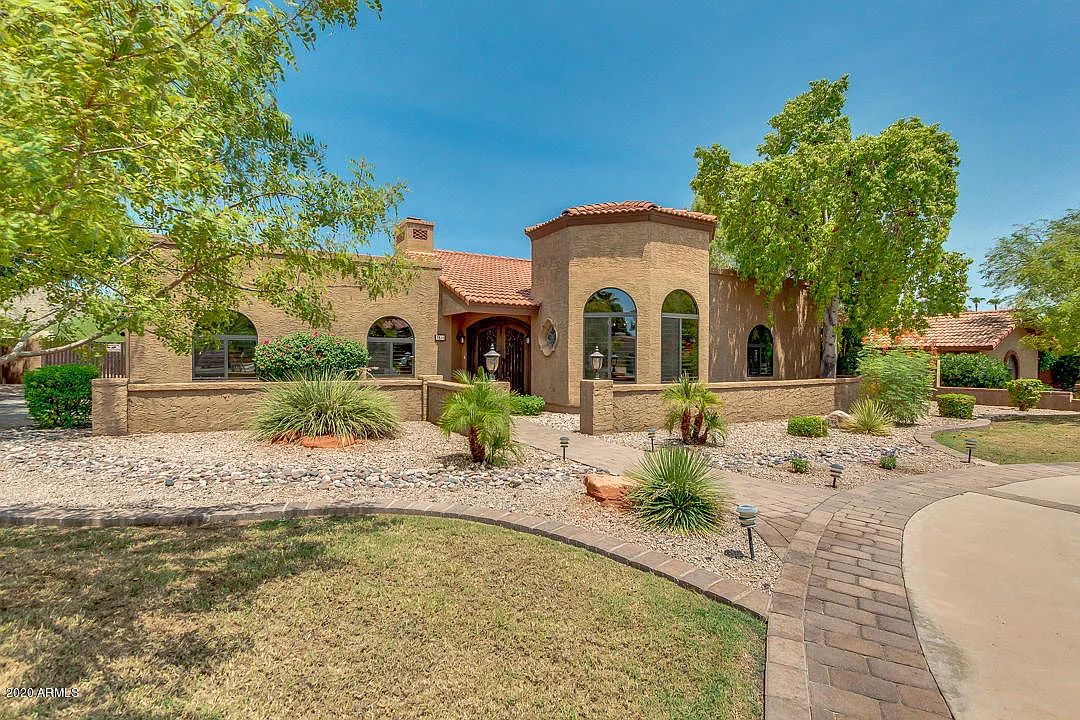 4 bed, 2.5 bath, 3117 sqft, $4,700 — Photo 1