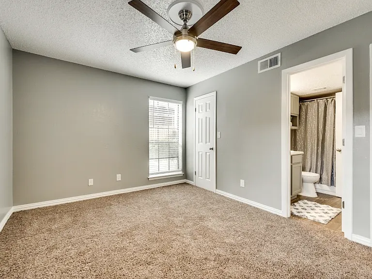 Oak Glen — Photo 15