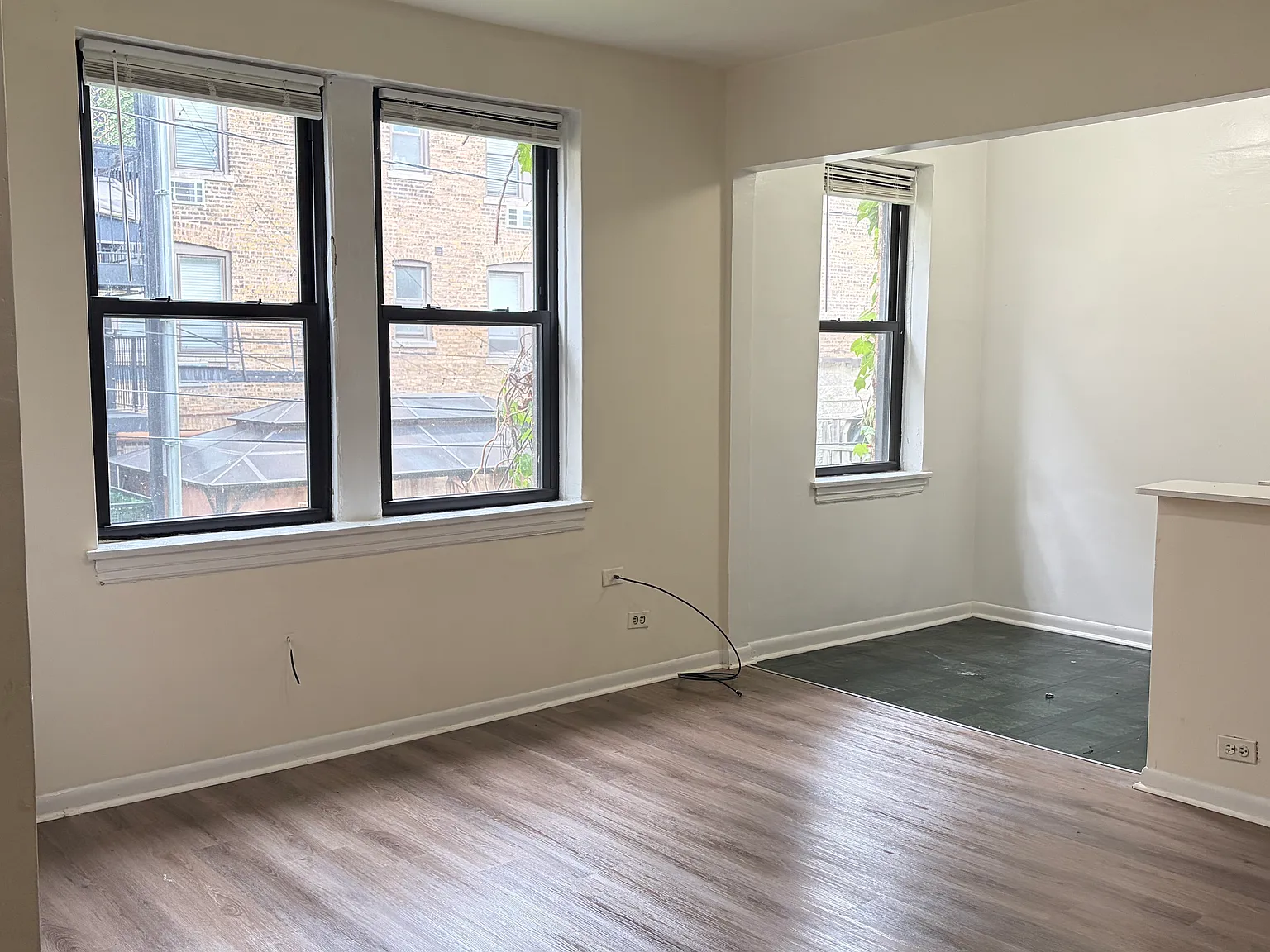 644 W Wrightwood — Photo 3