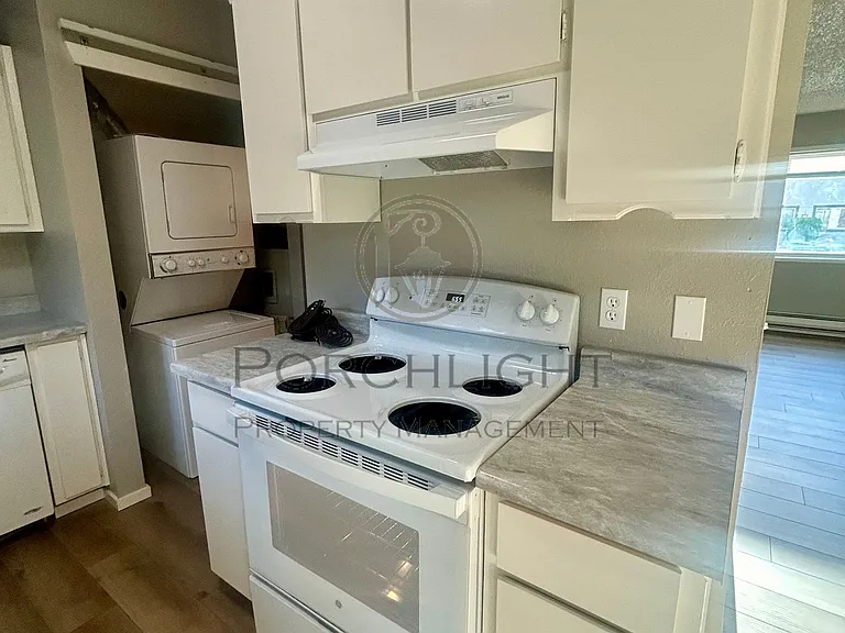 3435 Redwood Ave #5 — Photo 8