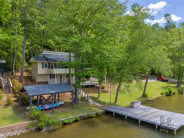 619 Crossland Creek Ct, Tamassee, SC 29686