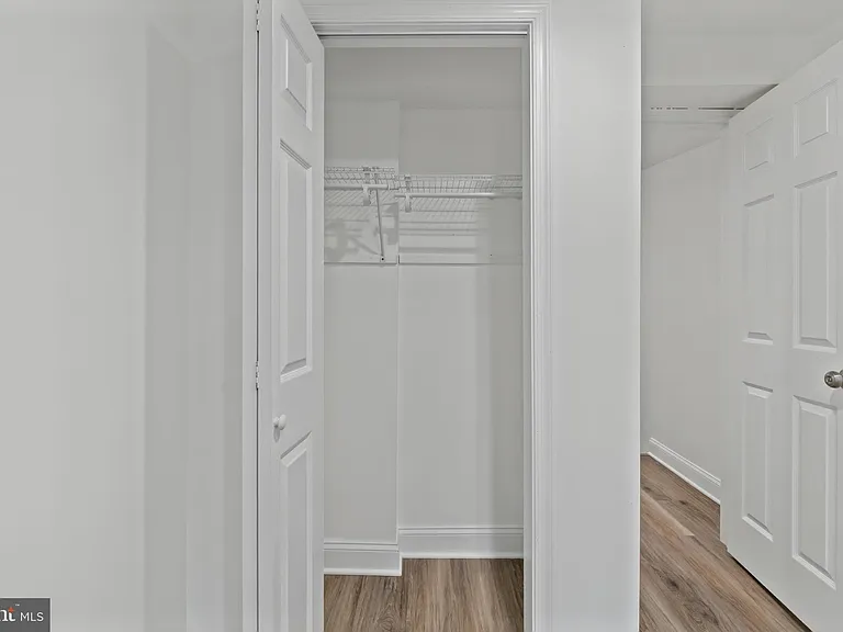 458 E Federal St — Photo 19